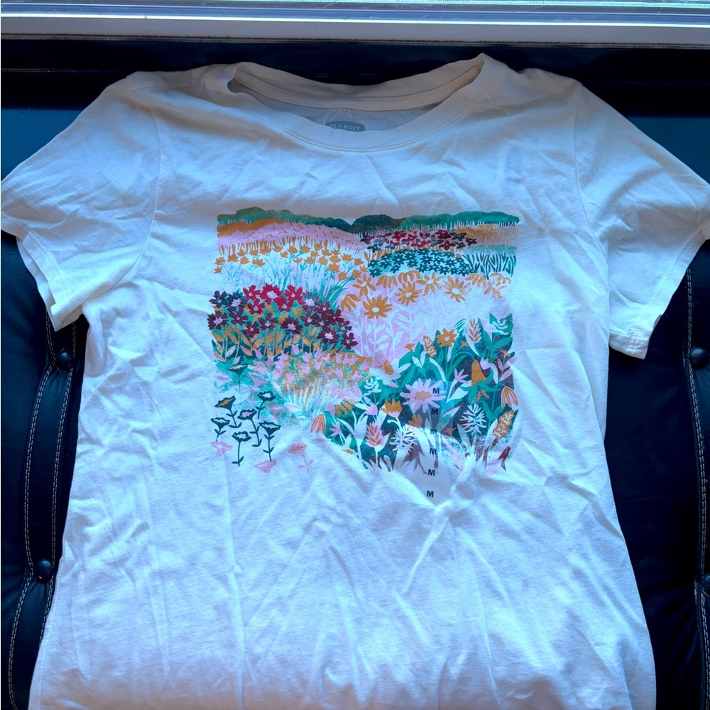 Old Navy size medium short sleeve t-shirt